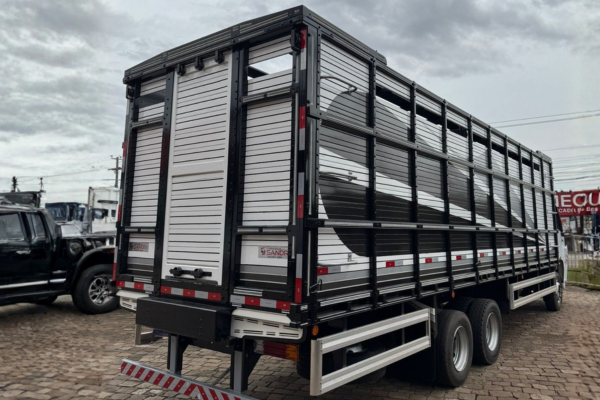 mercedes benz accelo 915