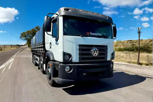 vw 24.280 constellation 8x2 ano 2015 graneleira